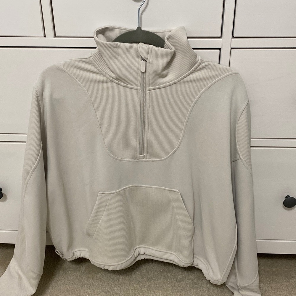 NEVER WORN Lululemon softstreme half zip in white opal